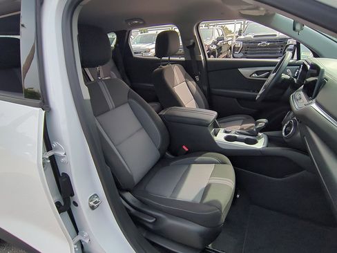 Used 2025 Chevrolet Blazer LT image 26