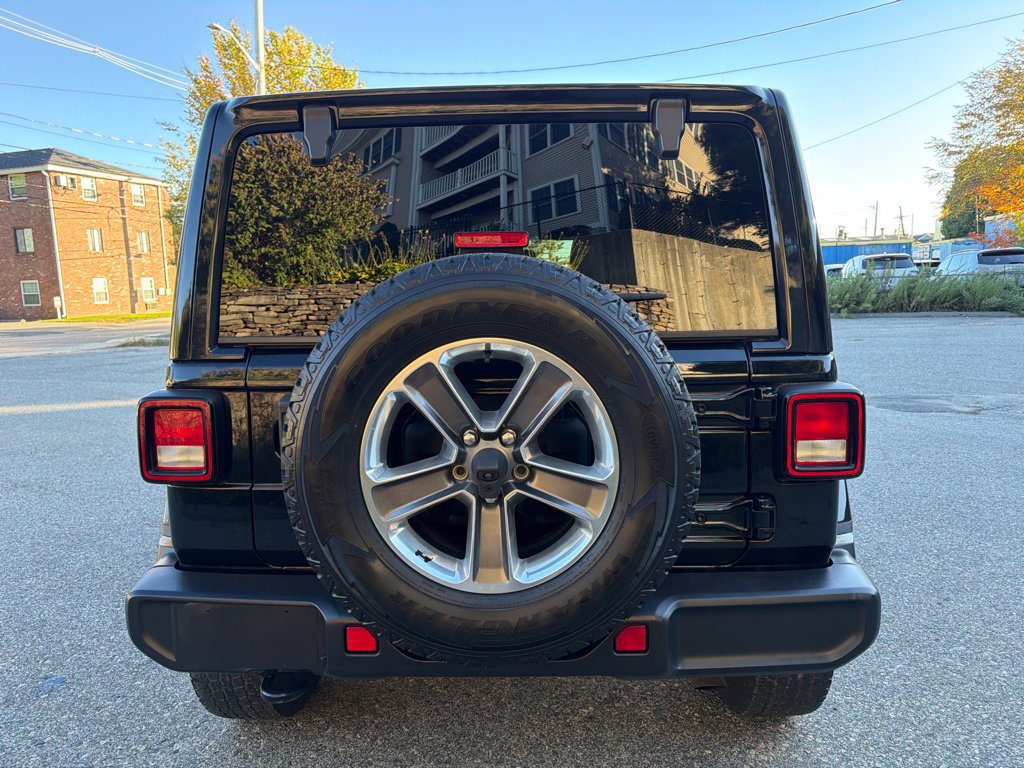 Used 2021 Jeep Wrangler Unlimited Sahara w/ Cold Weather Group AWD/4WD image 5
