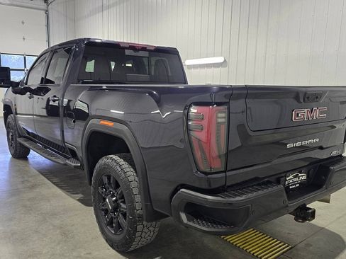 Used 2025 GMC Sierra 2500 AT4 w/ AT4 Premium Plus Package AWD/4WD image 6