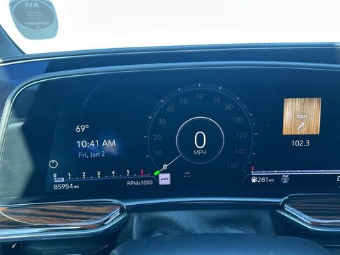 Used 2023 Cadillac Escalade ESV Premium Luxury image 7