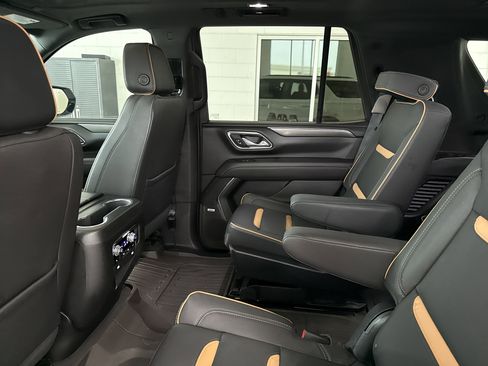 Used 2023 GMC Yukon AT4 w/ AT4 Premium Plus Package image 42