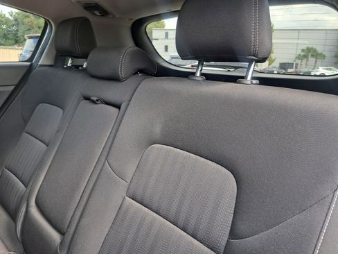 Used 2020 Kia Sportage LX image 23
