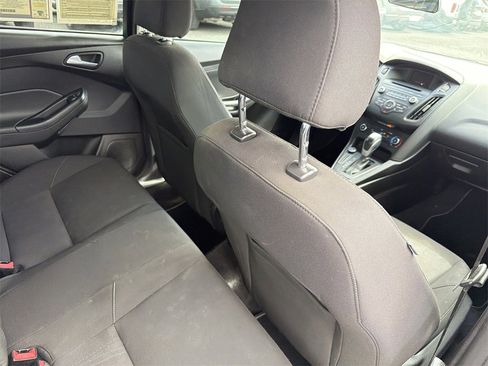 Used 2016 Ford Focus SE w/ SE Sport Package image 16