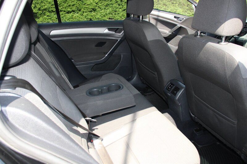 Used 2016 Volkswagen Golf S FWD image 6
