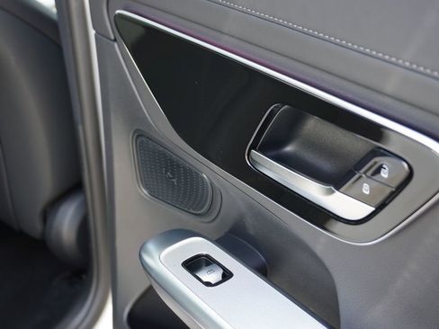 Certified 2025 Mercedes-Benz GLC 300 4MATIC image 57