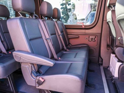Used 2024 Mercedes-Benz Sprinter 2500 image 22