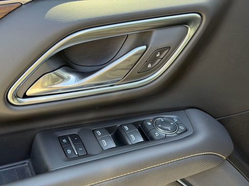 Used 2023 Chevrolet Tahoe Premier w/ Advanced Technology Package RWD image 30