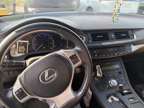 Used 2013 Lexus CT 200h w/ Seat Comfort Pkg image 10