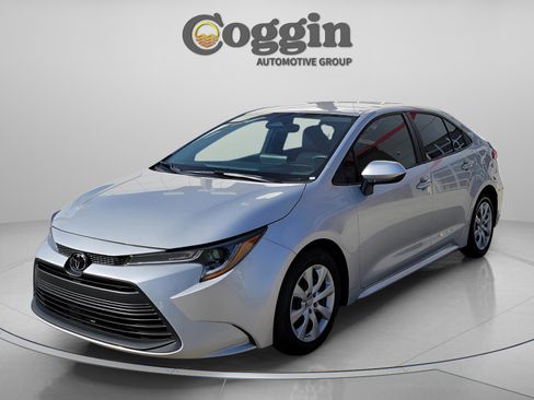 Used 2023 Toyota Corolla LE FWD image 1