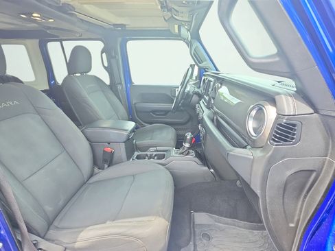 Used 2020 Jeep Wrangler Unlimited Sahara AWD/4WD image 13
