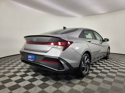 Certified 2025 Hyundai Elantra Sport FWD image 5