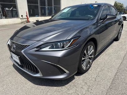 Used 2020 Lexus ES 300h w/ Premium Package