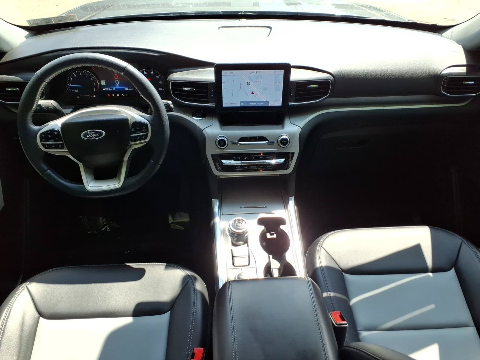 Used 2023 Ford Explorer XLT w/ Equipment Group 202A AWD/4WD image 13