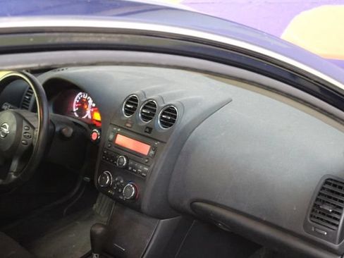 Used 2010 Nissan Altima 2.5 S FWD image 12
