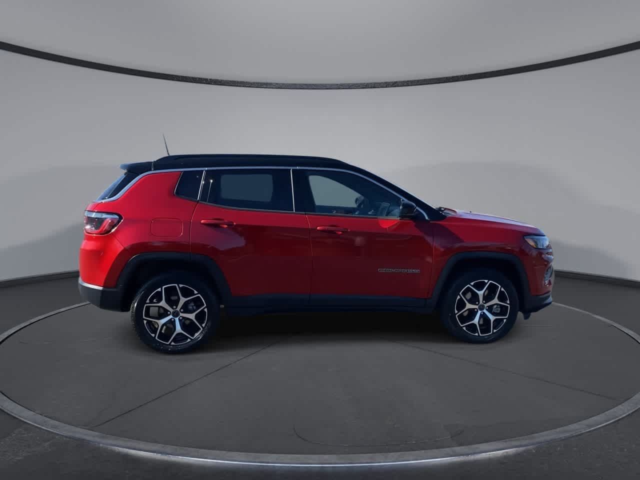 Used 2025 Jeep Compass Limited AWD/4WD image 2