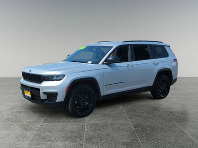 Used 2024 Jeep Grand Cherokee L Laredo