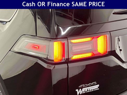 Used 2026 Jeep Cherokee Limited AWD/4WD image 10