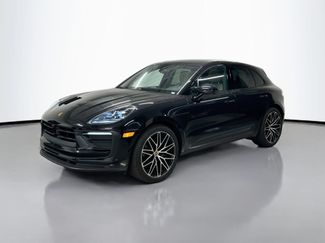 Certified 2025 Porsche Macan AWD/4WD video 1