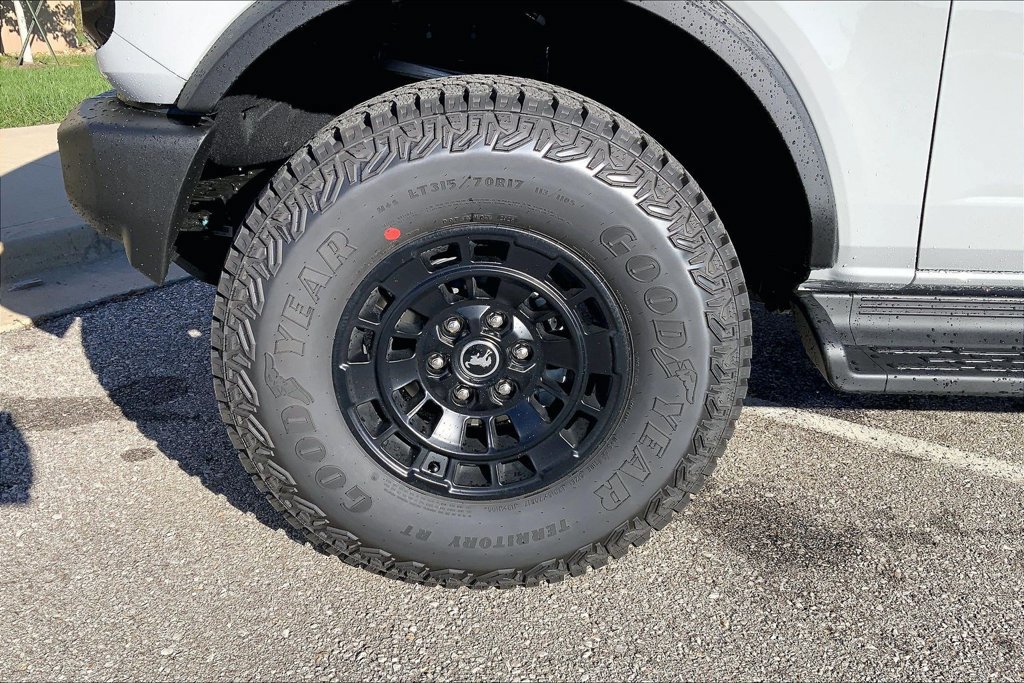 New 2026 Ford Bronco Outer Banks w/ Sasquatch Package AWD/4WD image 12