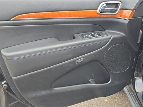 Used 2012 Jeep Grand Cherokee Overland image 9