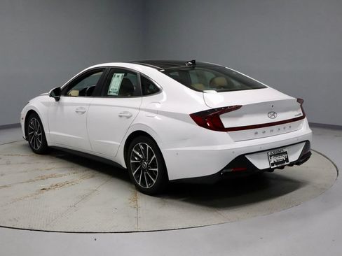 Used 2023 Hyundai Sonata Limited w/ Preferred Accessory Package FWD image 12