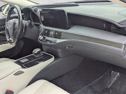 Used 2023 Lexus LS 500 w/ Interior Upgrade Package RWD image 21