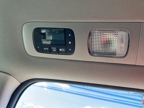 Used 2016 Honda Odyssey SE image 21