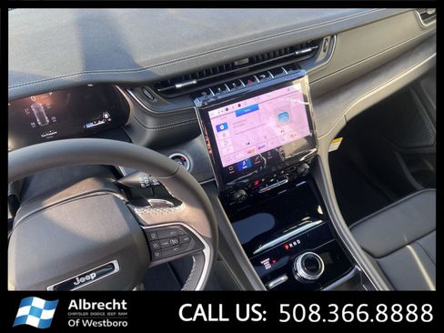 New 2025 Jeep Grand Cherokee Limited w/ Luxury Tech Group II AWD/4WD image 23