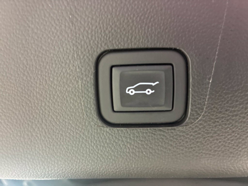 Used 2023 Chevrolet Traverse High Country w/ LPO, Floor Liner Package AWD/4WD image 45