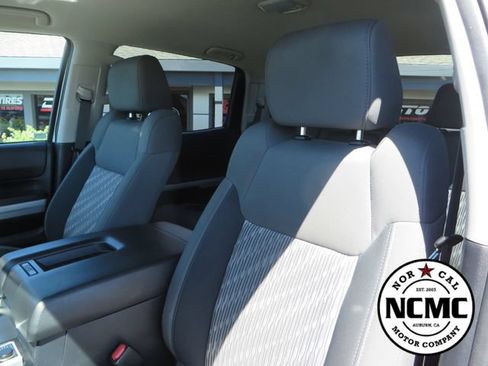 Used 2018 Toyota Tundra SR5 w/ SR5 Upgrade Package AWD/4WD image 22