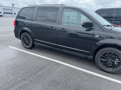 Used 2019 Dodge Grand Caravan SXT image 6