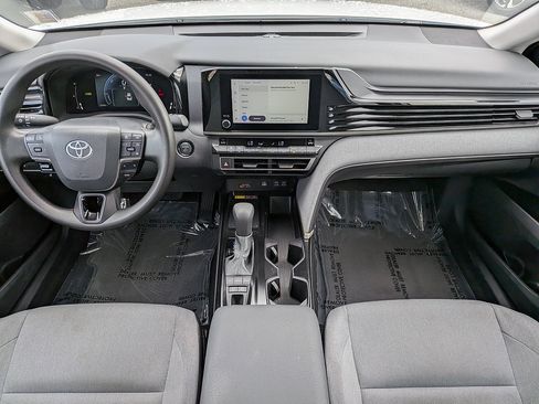 Used 2025 Toyota Camry LE FWD image 13