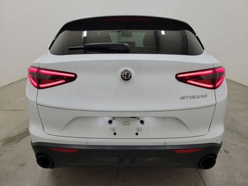 Used 2023 Alfa Romeo Stelvio Sprint image 6