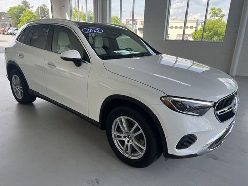 Certified 2025 Mercedes-Benz GLC 300 image 6