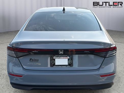 Used 2025 Honda Accord SE image 9