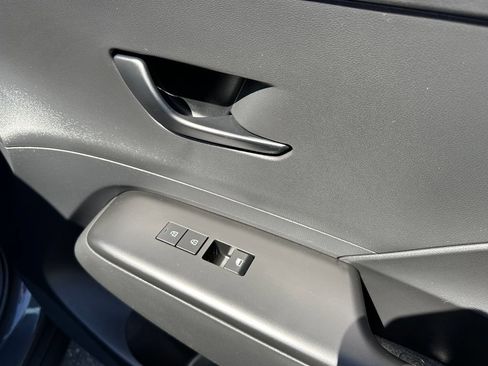 Used 2024 Hyundai Kona SE FWD image 17