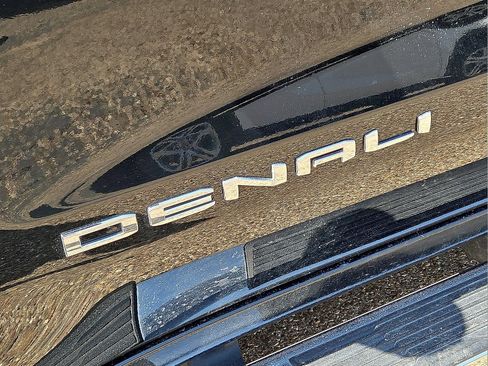 Used 2023 GMC Sierra 1500 Denali AWD/4WD image 12