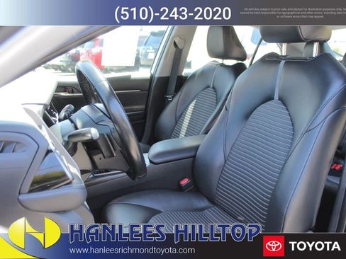 Used 2022 Toyota Camry SE image 12