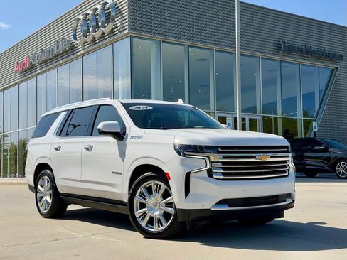 Used 2024 Chevrolet Tahoe High Country image 2