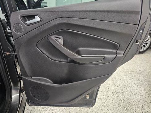 Used 2017 Ford Escape Titanium image 29