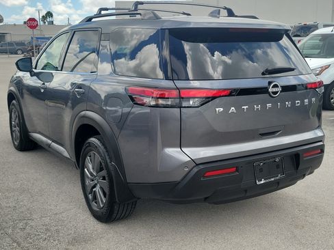 Used 2025 Nissan Pathfinder SV FWD image 7