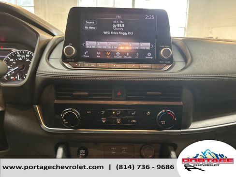 Used 2024 Nissan Rogue S image 21