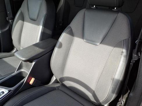 Used 2023 Buick Encore GX Preferred w/ Cold Weather Comfort Package FWD image 17