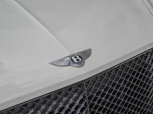 Certified 2023 Bentley Bentayga AWD/4WD image 8