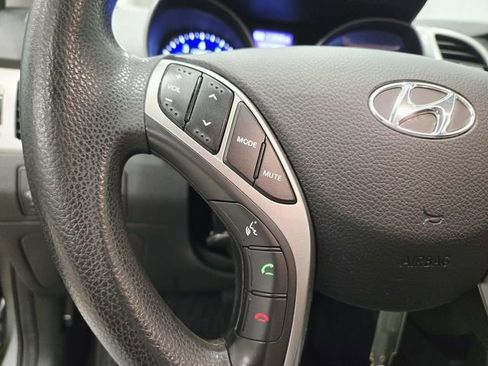 Used 2017 Hyundai Elantra GT image 16