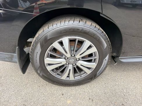 Used 2020 Nissan Pathfinder S AWD/4WD image 29
