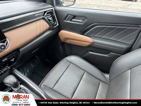 Certified 2023 GMC Canyon AT4 w/ AT4 Premium Package AWD/4WD image 33