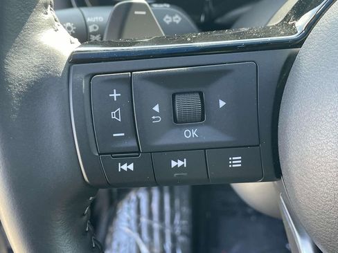 Used 2024 Nissan Pathfinder SL w/ SL Premium Package image 22