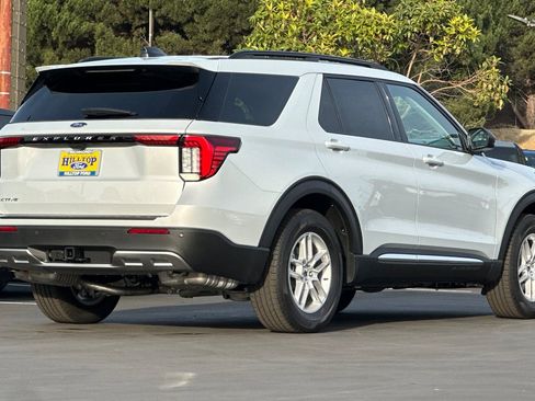 New 2025 Ford Explorer Active w/ Active Comfort Package image 4