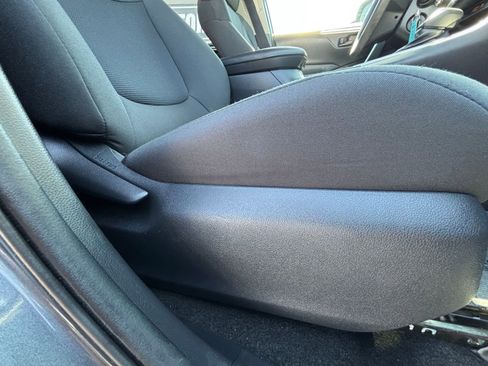 Used 2020 Toyota RAV4 LE AWD/4WD image 19